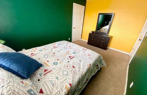 Payson House | Sleeps 20! Rare Family Friendly House.