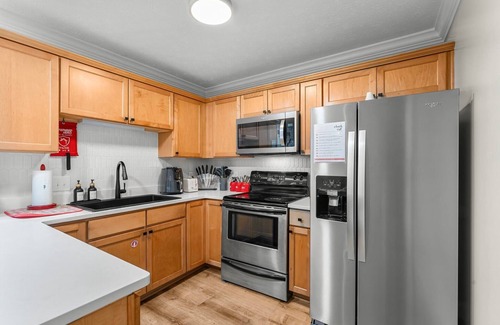 Lower Grand Lagoon House | Sleeps 22! 2 Pools/Golf/Grill/Bar/Games/Nr Beach