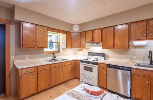 Millersburg House | Sleeps 23, gorgeous hot tub, peaceful country setting