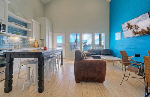 Flour Bluff House | Sleeps 26 | 2 Homes w/Waterfront Pool + Boat Dock | Laguna Village Escape