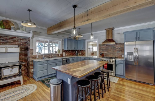 Garden Valley Other | Sleeps 29! 9-bedroom 8-Bath 3-Kitchen, Historic McBride Farm in Garden Valley