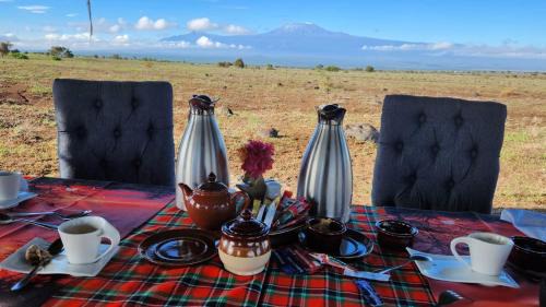 Amboseli House | Sleeps 3 Ensuite Star Bed Mt Kilimanjaro View