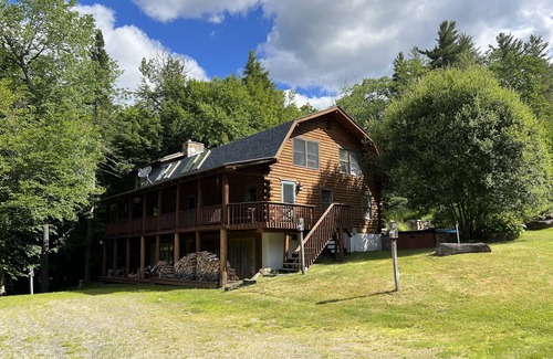 Wardsboro House | Sleeps 30! 2 Cabins, 10 Bedrooms, 3 Kitchens, Hot Tub, Fireplaces, Game Rooms