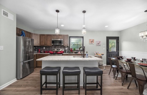 Barium Springs House | Sleeps 30! Themed Home w/Pool, Hot tub, Pond, Pickleball, Putt Putt, Arcades