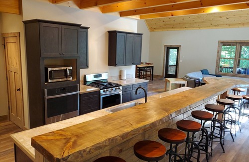 Hamilton House | Sleeps 34! Brand New Construction 2020! Pool, Hot tub, Sand Volleyball Court!
