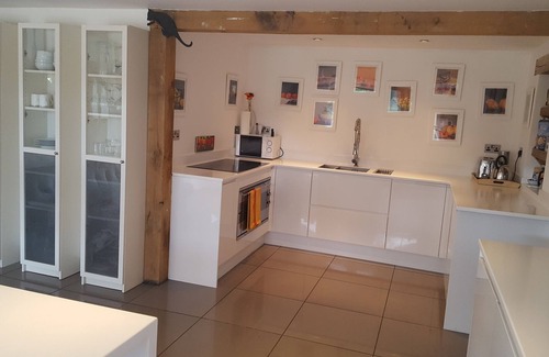 Haslemere House | SLEEPS 4-6 - Contemporary Oak Framed House Rural ANOB Nr Chiddingfold Open Plan