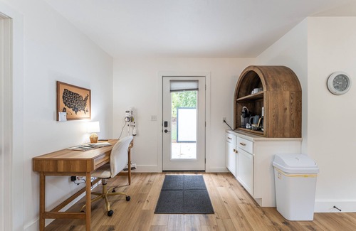 Millersburg House | Sleeps 4, Amish Country, gorgeous and relaxing.