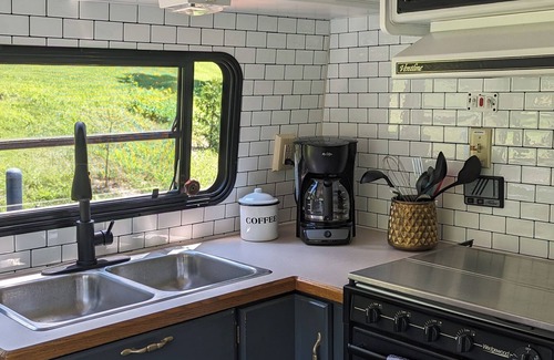 Blissfield RV Rental | Sleeps 4, secluded, Amish Country