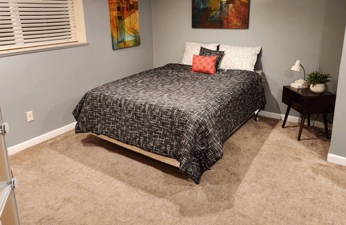 Tri-Cities House | Sleeps 4+that good doggy!Comfy, close to golf, restaurants & C.River Prk events!