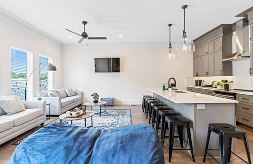 Eastwood House | * SLEEPS 48* Keep the Secret - *4 Units * 16BR* 16BA * Amazing New townhomes*