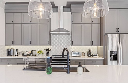 Eastwood House | * SLEEPS 48* Keep the Secret - *4 Units * 16BR* 16BA * Amazing New townhomes*