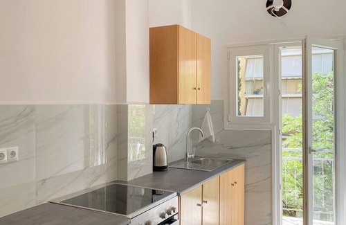 Ano Patisia Apartment | Sleeps 5 near Athens center and metro
