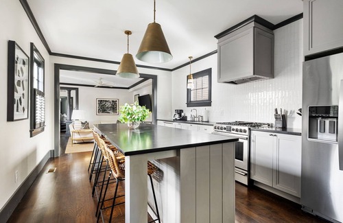 Radcliffeborough House | Sleeps 6| Downtown|Luxury House