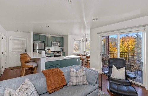 Mountain Village Condo | Sleeps 6-Easy Year Round Trail Access - Mountain Views - Fireplace - Garage