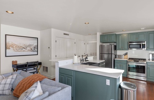 Mountain Village Condo | Sleeps 6-Easy Year Round Trail Access - Mountain Views - Fireplace - Garage