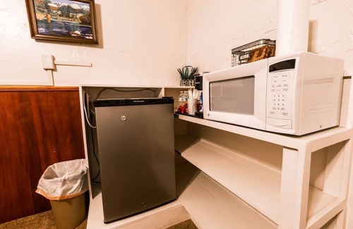 Centennial Apartment | Sleeps 6 - Historic Hotel in Centennial