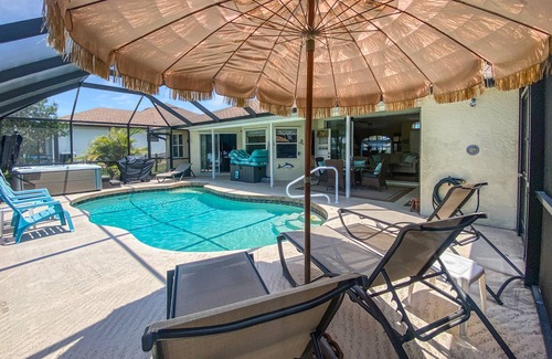 Broadmoor Villa | Sleeps 6, Hot Tub, dog ok, FULL refund*, pool heat
