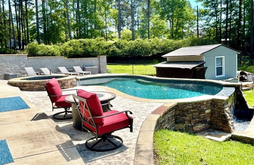 Milledgeville House | Sleeps 6, Inground Pool, Amazing Views + More!