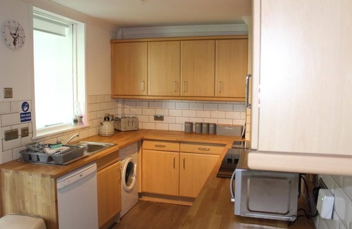 Achachork House | Sleeps 6: Large 4 Bedroom, 4 Bathroom House in Central Portree