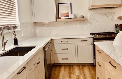 Yuma House | Sleeps 6 pool home, with golf course views.