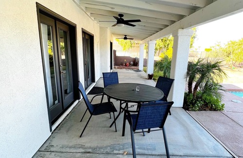 Yuma House | Sleeps 6 pool home, with golf course views.