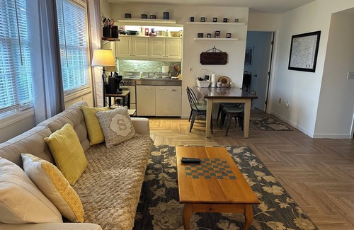 Waynesville House | Sleeps 6 with Mountain View & Hot Tub in charming Waynesville