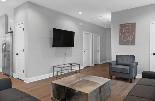Southeast Houston House | Sleeps 7 Newly Built 10 min from All major attractions