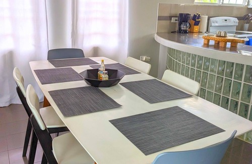 Carrizal Apartment | Sleeps 7 | Pool | 3 bedroom | Queen beds | Parking