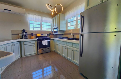 Carrizal Apartment | Sleeps 7 | Pool | 3 bedroom | Queen beds | Parking