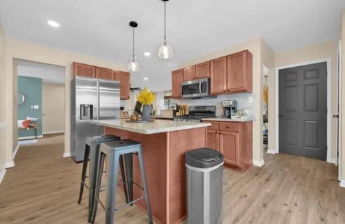 Lilburn House | Sleeps 7, w BBQ, GameRm & Fire pit/Pet Friendly
