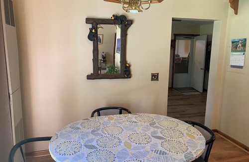 Parrott Point House | Sleeps 8,1 block to Mullet Lake. Pet friendly.