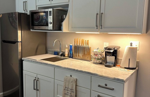 Elkhart Lake Villa | Sleeps 8! 2 Full Bath with Kitchenette!
