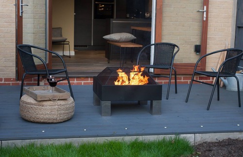 Trumpington House | Sleeps 8, 3 doubles & 2 single beds, free carpark,10 minutes drive to Cambridge