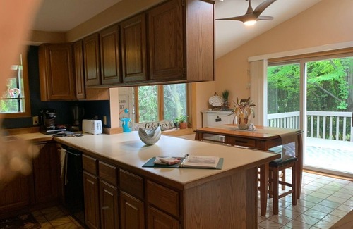 Oshkosh House | Sleeps 8, 4 miles to EAA, Central Air