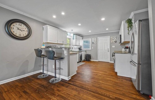 Candler-McAfee House | Sleeps 8 - Central Golf Getaway