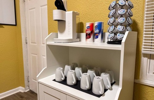 Mount Oliver Apartment | Sleeps 8! Homey 2BR Apt w/7 Beds + WIFI
