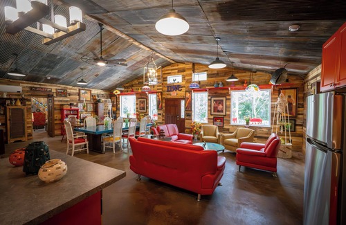 Mount Sterling House | Sleeps 8 in a 2-story grain bins (2 queen beds, 1 queen bunk bed and 2 full bathrooms; each grain bin level has its own full bathroom) All guests of the Hermann Grain Bins have full access to the full service kitchen, dining area, living room comp