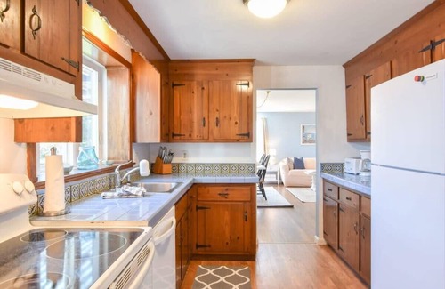 East Orleans House | Sleeps 8, Minutes to Nauset Beach!