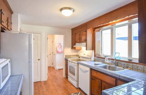 East Orleans House | Sleeps 8, Minutes to Nauset Beach!