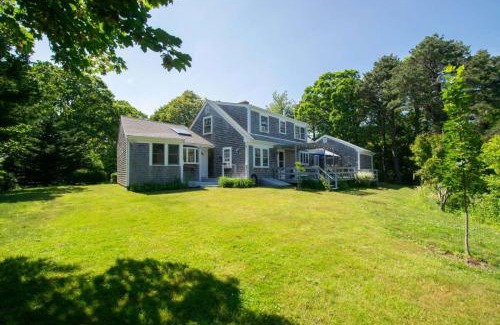 East Orleans House | Sleeps 8 Minutes to Nauset Beach