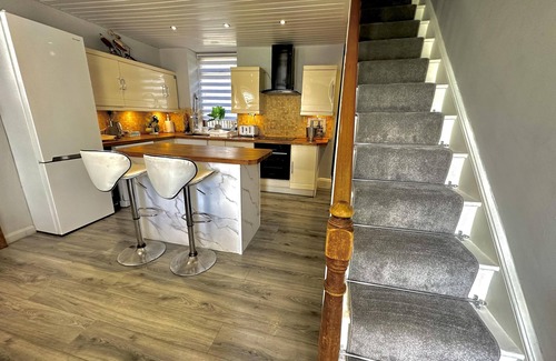 Tanygrisiau House | Sleeps 8 Snowdonia North Wales Nr Zip World