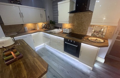 Tanygrisiau House | Sleeps 8 Snowdonia North Wales Nr Zip World