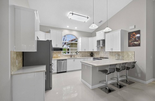 Hunt Club House | Sleeps 8 West Palm Large House Pet Friendly