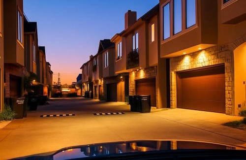 Houston Apartment | Sleeps 8 Zen Galleria Retreat KING BED Patio 3 BR