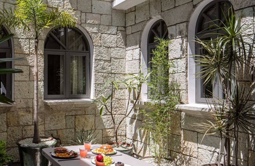 Oaxaca Villa | Sleeps 9, Outdoor Space, PingPong Table, in Villa