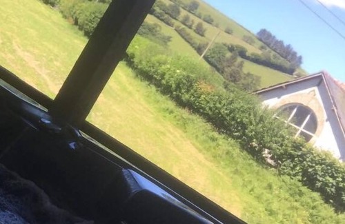Oswestry Cottage | Sleeps 14-18. Hot tub, games room, woods