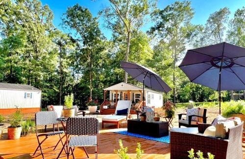 Etoile Villa | SLEEPS SIX - Rent Entire WATERFRONT Cabin #2