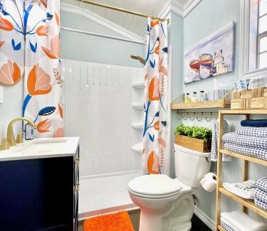 Etoile Villa | SLEEPS SIX - Rent Entire WATERFRONT Cabin #2