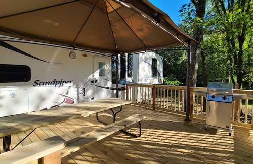 Eddyville House | Sleeps up to 10 people! Ask about our hunter specials!
