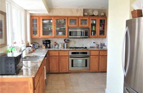 Lost Creek House | Sleeps10-Beautiful Views, Secluded, Heated Pool, Fireplace, Very Comfy 5 Bedroom